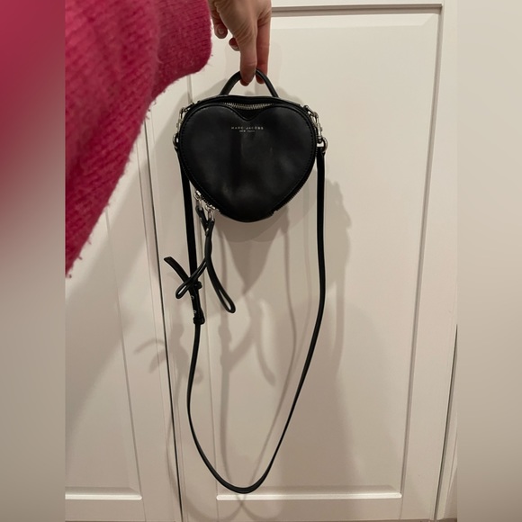 Marc Jacobs Heart-Shaped Cross-Body Bag - Picture 6 of 8